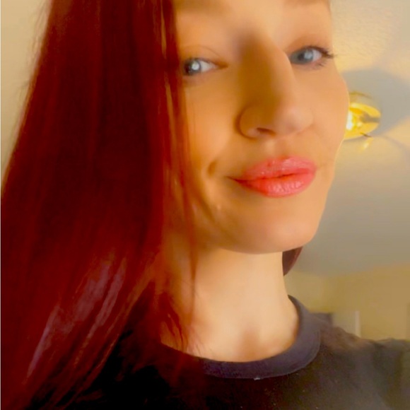 Meet your Posher, Julia - Picture 1 of 1